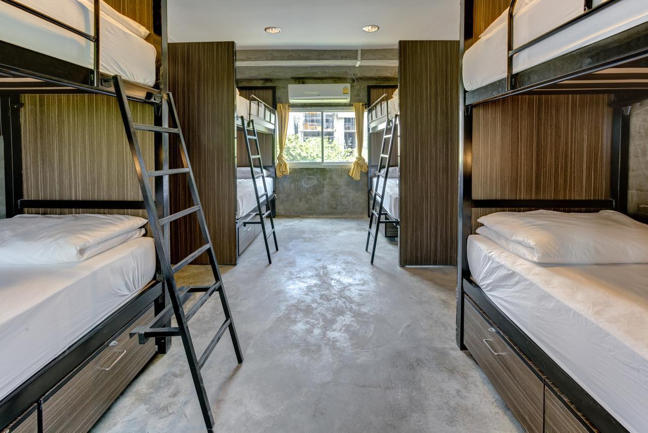 Revolution Hostel Asoke Bangkok Kültér fotó